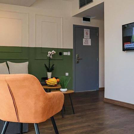 Hotel Dijana Пирот Екстериор снимка
