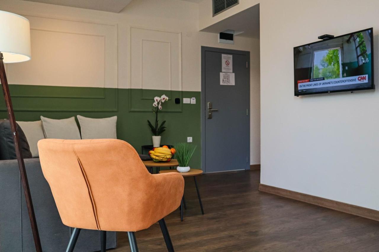 Hotel Dijana Пирот Екстериор снимка