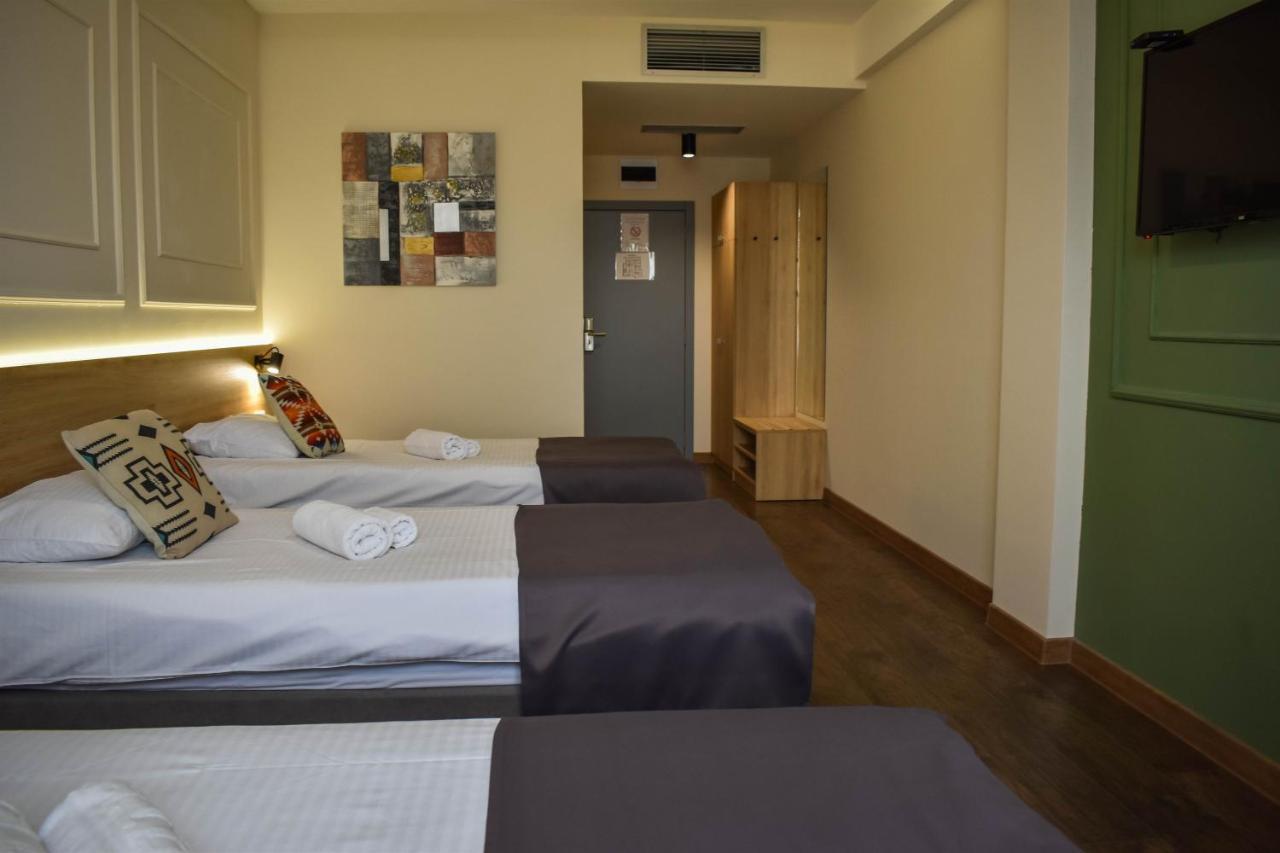 Hotel Dijana Пирот Екстериор снимка