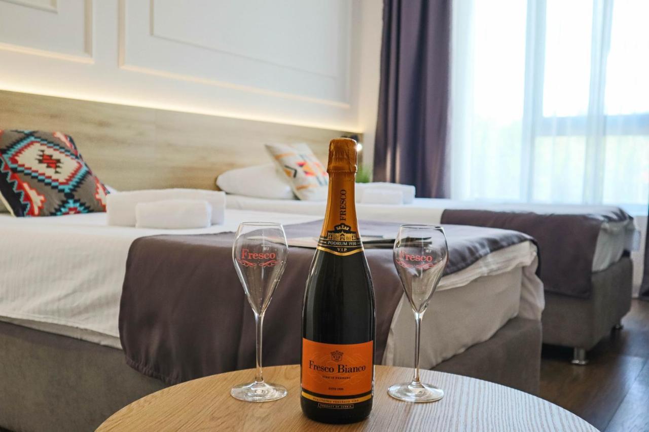 Hotel Dijana Пирот Екстериор снимка