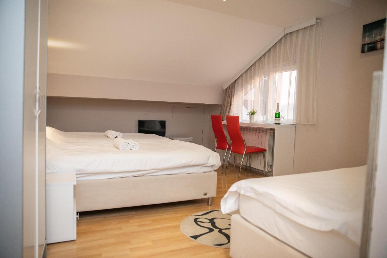 Hotel Dijana Пирот Екстериор снимка