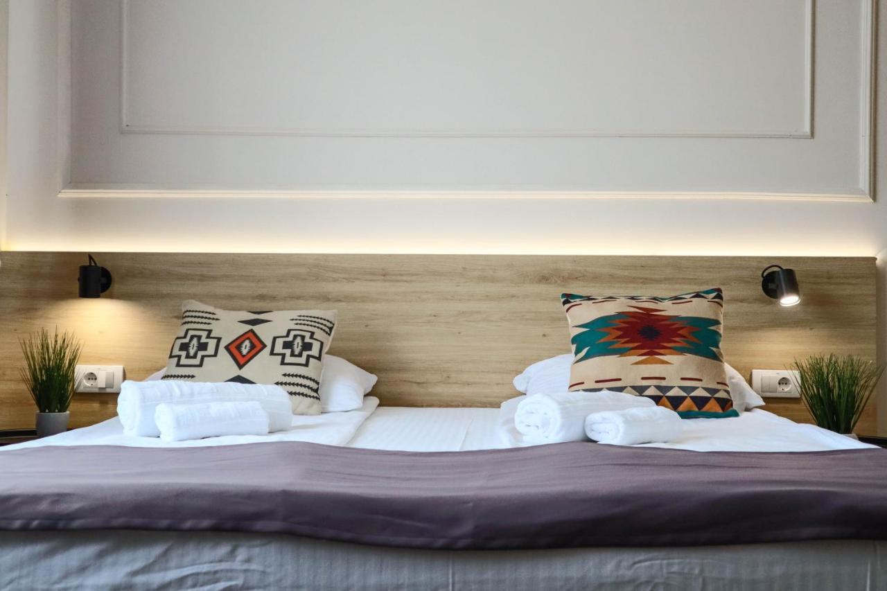Hotel Dijana Пирот Екстериор снимка