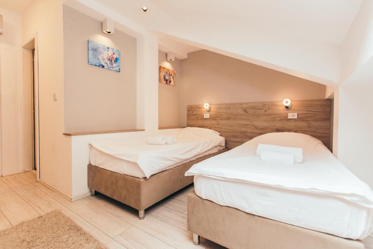 Hotel Dijana Пирот Екстериор снимка