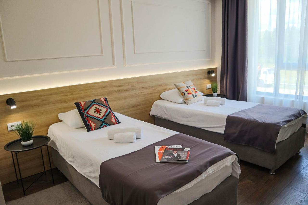 Hotel Dijana Пирот Екстериор снимка