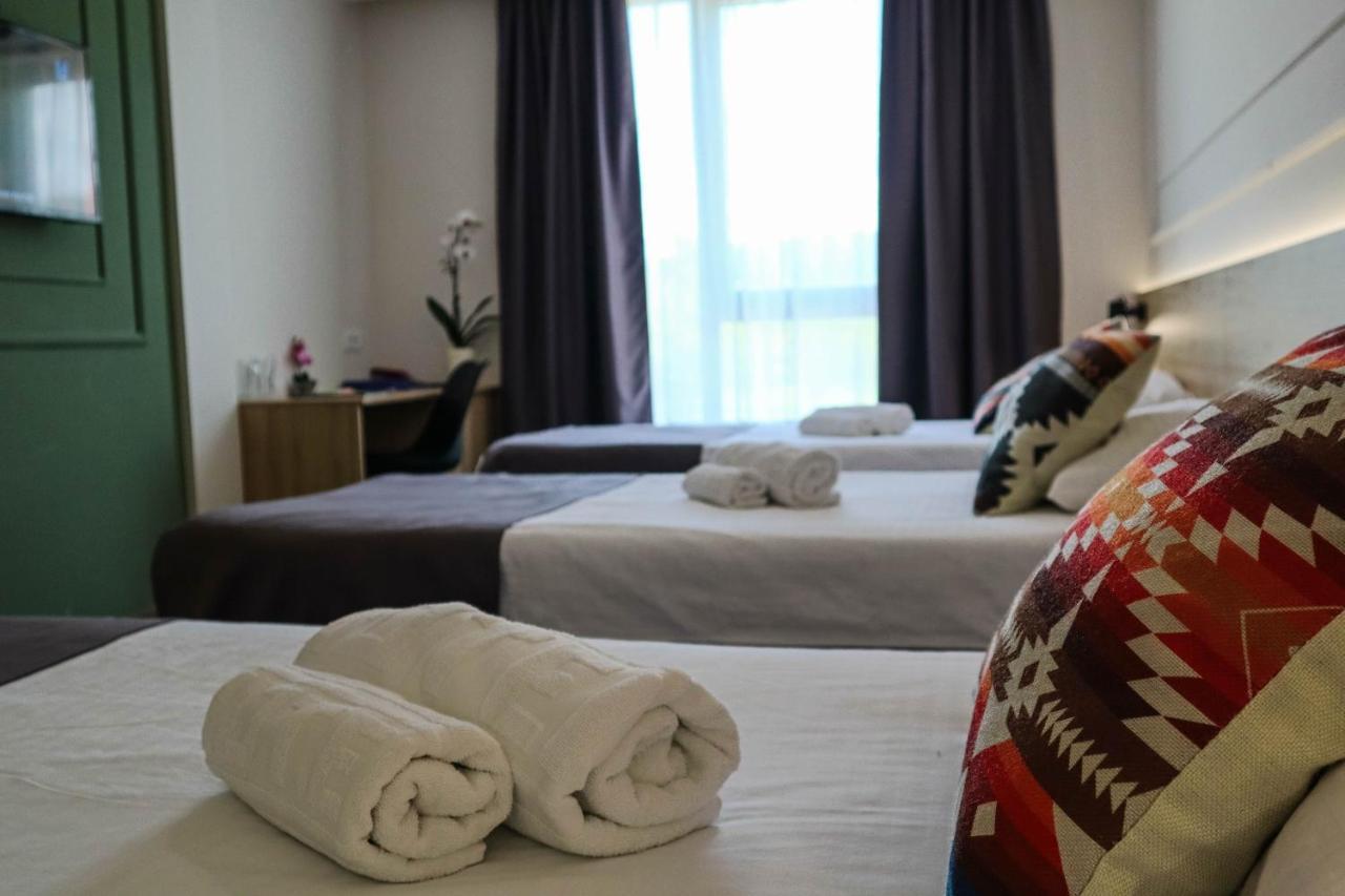 Hotel Dijana Пирот Екстериор снимка